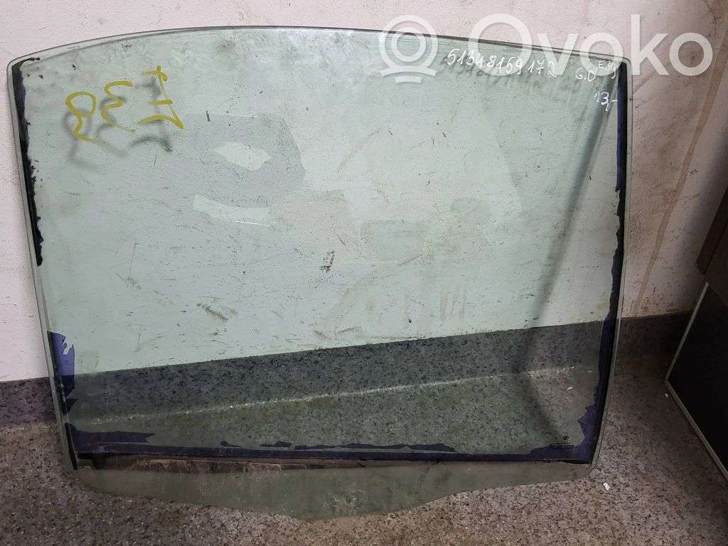 BMW 5 E39 Rear door window glass 