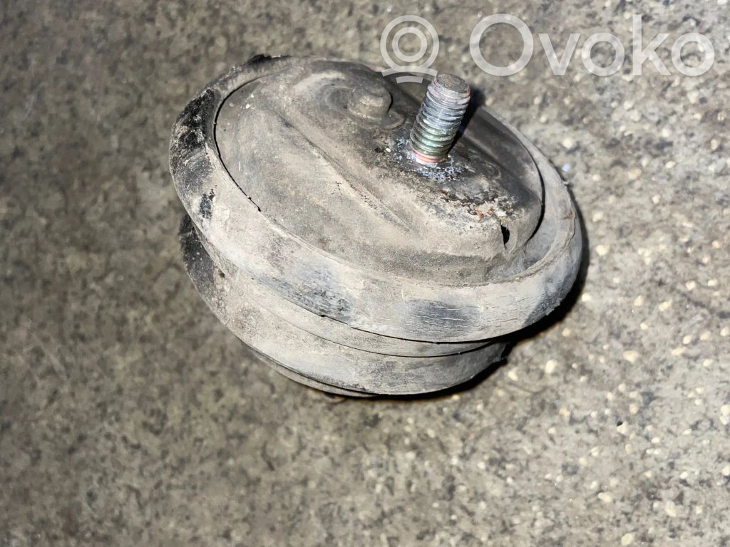 BMW 5 E39 Engine mount bracket 