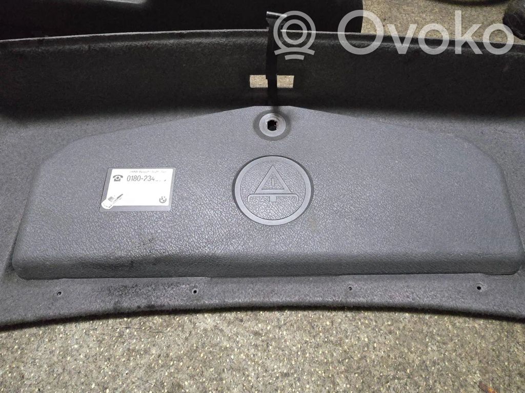 BMW 7 E38 Įrankių daiktadėžė 