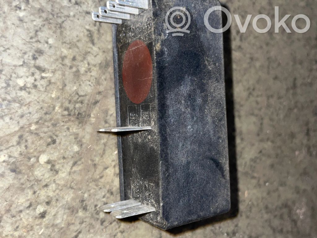 BMW 5 E28 Window wiper relay 
