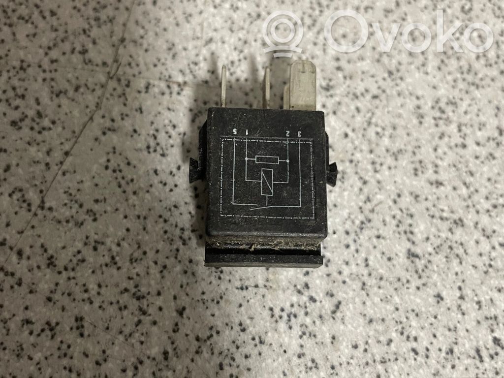 Otros relés   61361393412,V23073B1002X18,61361393411,61366902041