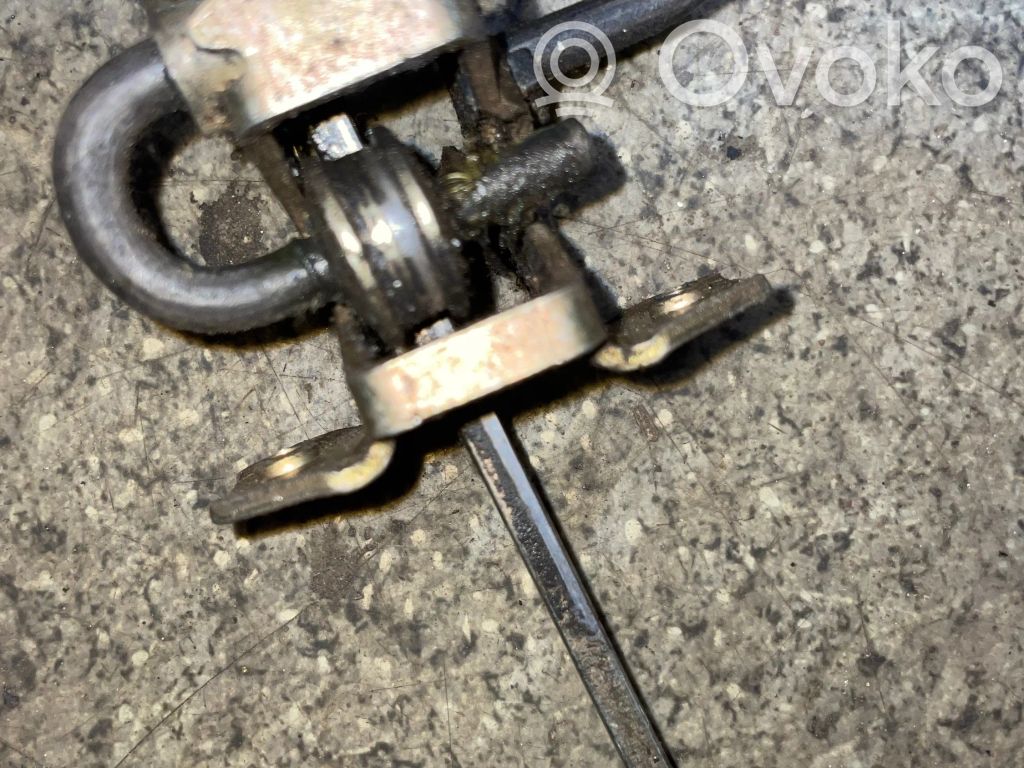 BMW 3 E36 Etuoven pidätin 