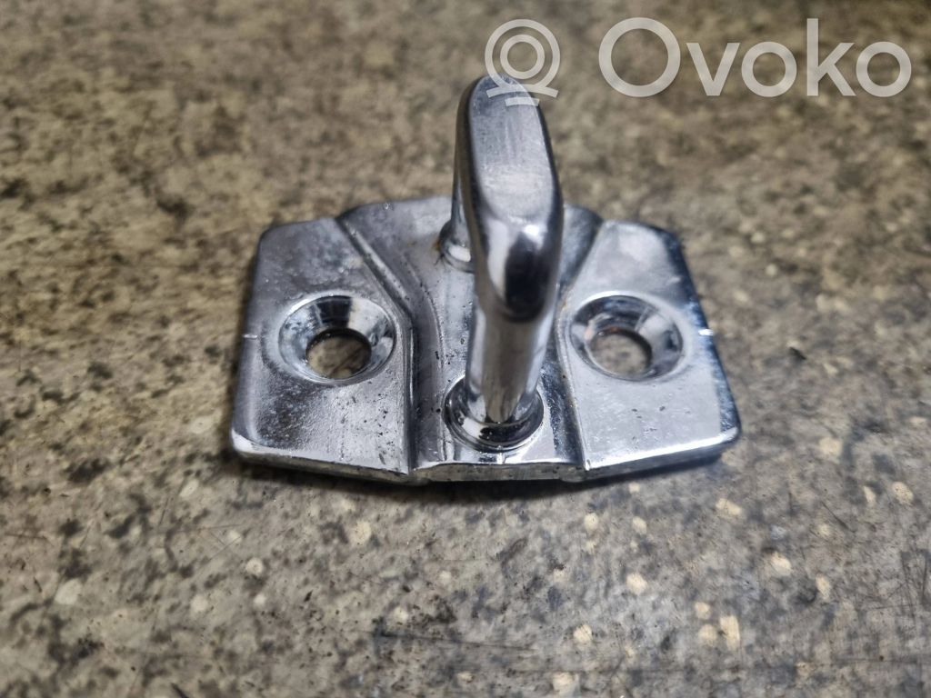 BMW 5 E60 E61 Rear door lock loop/hook striker 