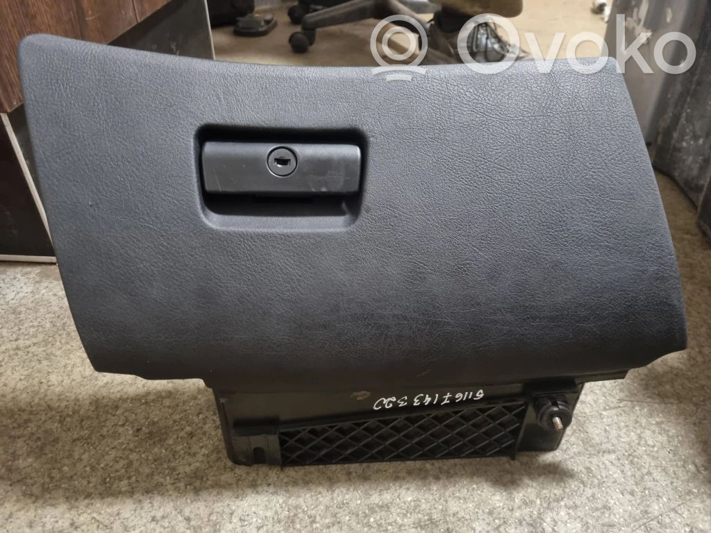 BMW 5 E39 Glove box 