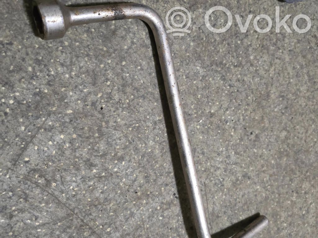 BMW 5 E39 Llave de tuercas de rueda 