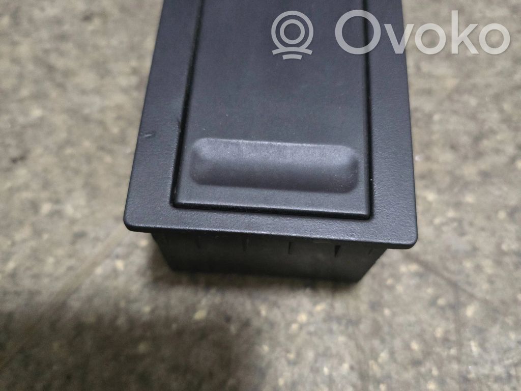 BMW 7 E38 Dashboard storage box/compartment 