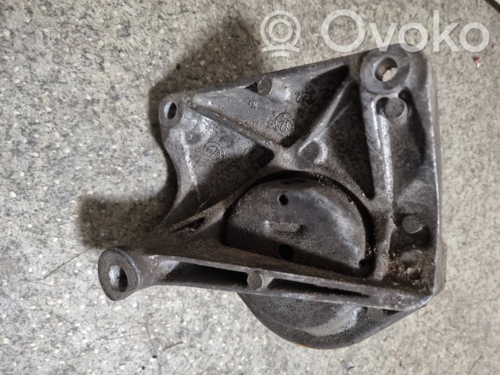 Support de moteur, coussinet   6761089,22116761117,22116761089