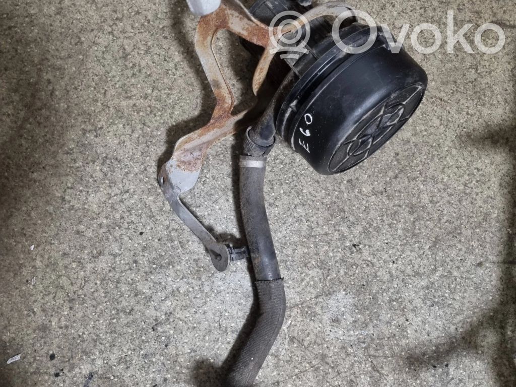 BMW 5 E60 E61 Antrinis oro siurblys 