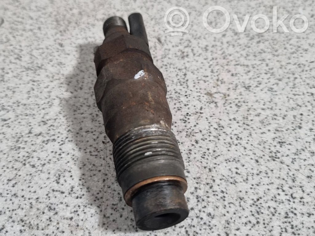 BMW 5 E39 Fuel injector 