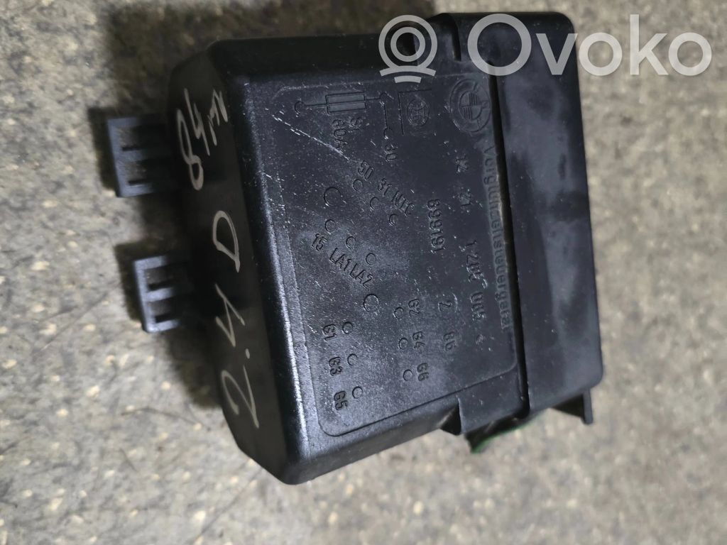 BMW 3 E30 Kvēlsveču relejs 