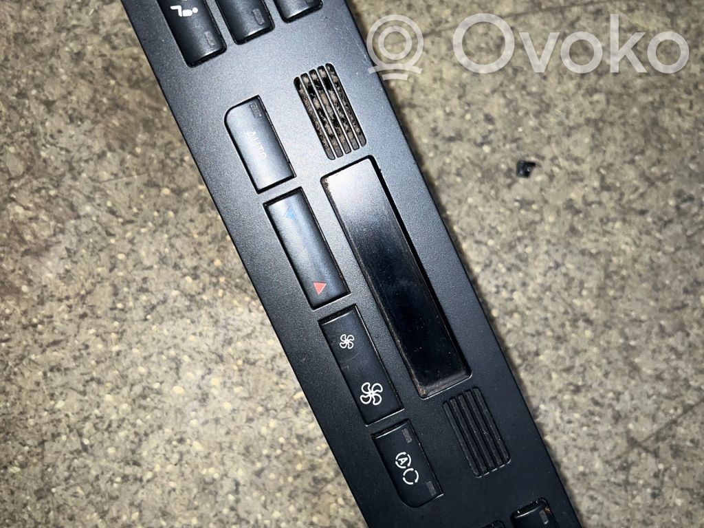 BMW 3 E46 Oro kondicionieriaus/ klimato/ pečiuko valdymo blokas (salone) 