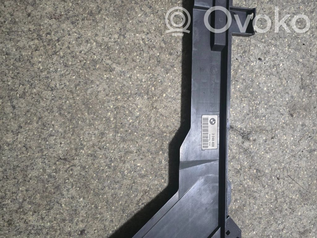 Radiator mount bracket   2248408