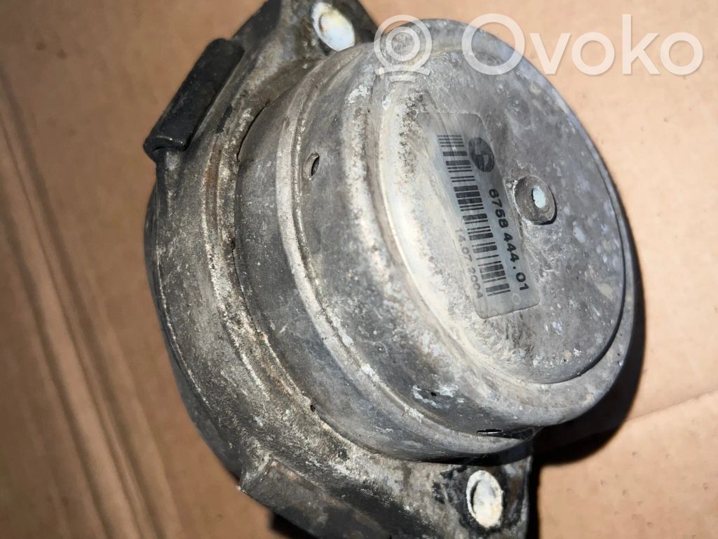 Engine mount bracket   6758444,14072004