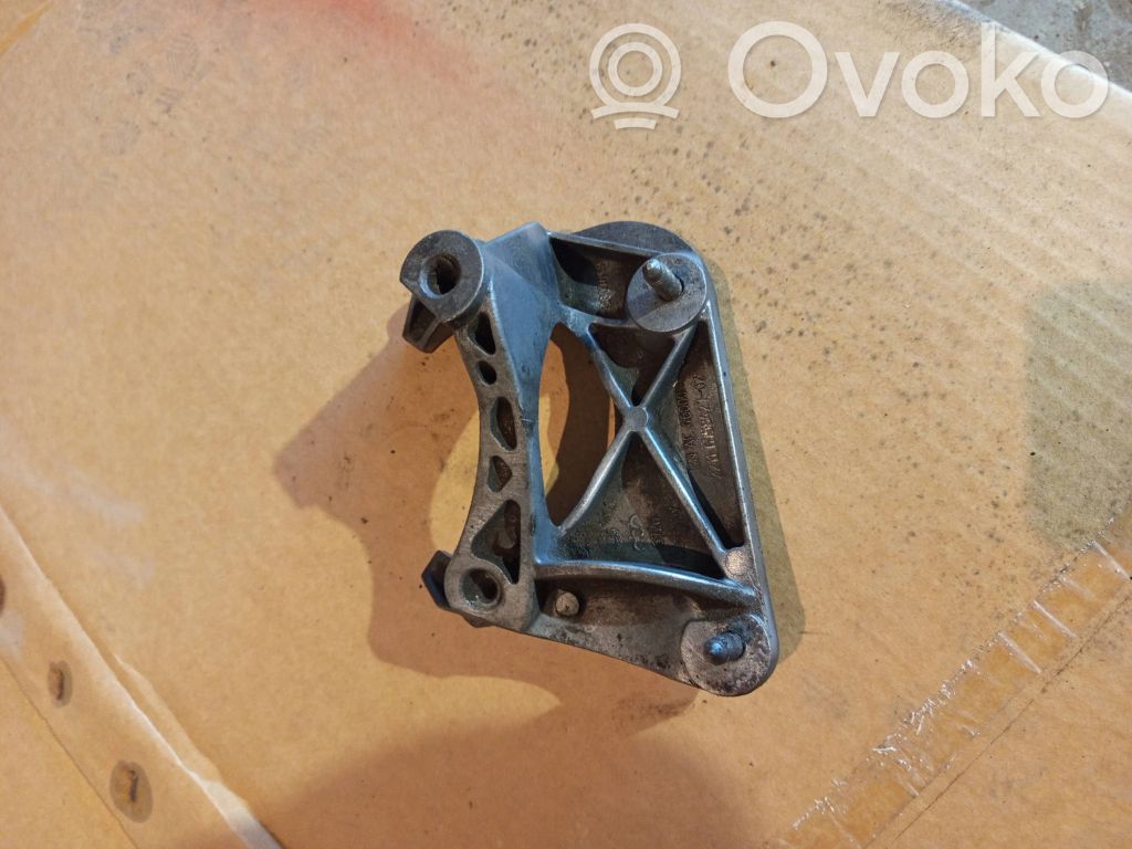 BMW 7 E65 E66 Engine mounting bracket 