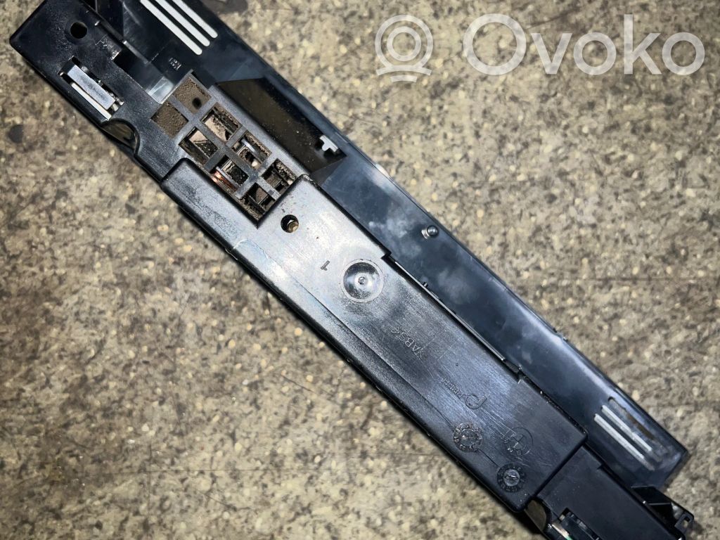 Climate control unit   6915799