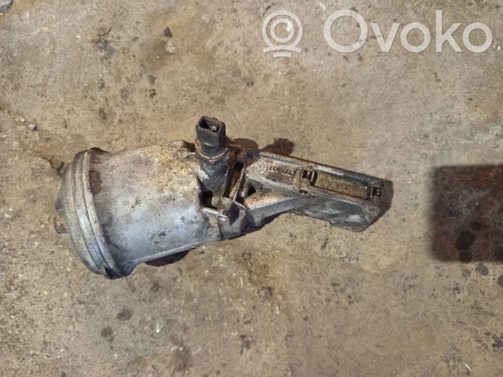 BMW 3 E46 Oil filter mounting bracket 