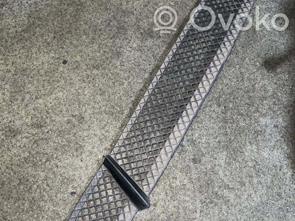 BMW 1 E81 E87 Front bumper lower grill 