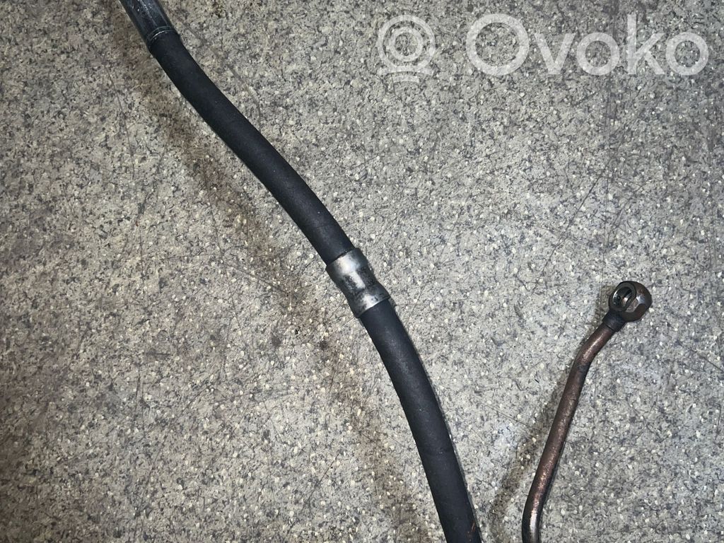 Ohjaustehostimen letkusto   6752950