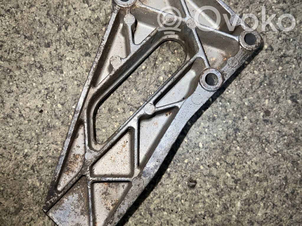 BMW 5 E34 Engine mounting bracket 