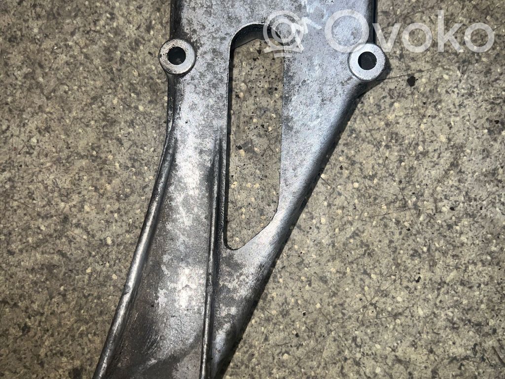 BMW 5 E34 Engine mounting bracket 