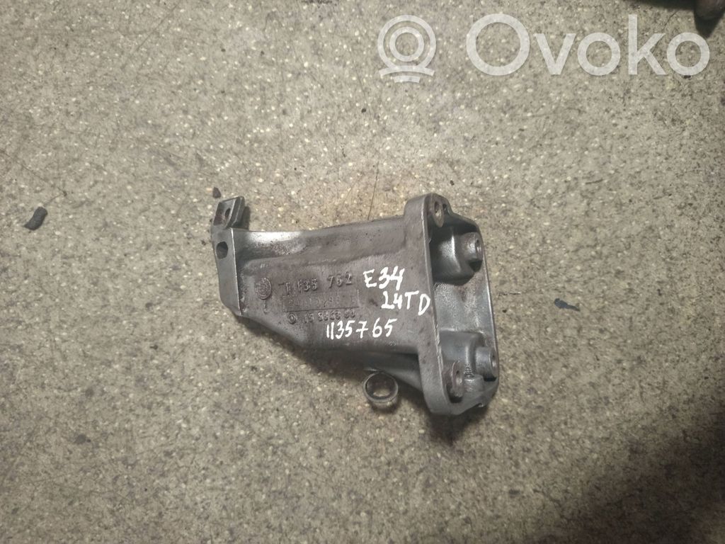 BMW 5 E34 Engine mounting bracket 
