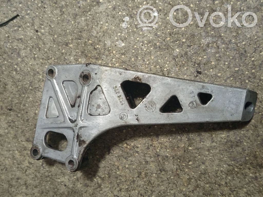 BMW 7 E32 Engine mounting bracket 