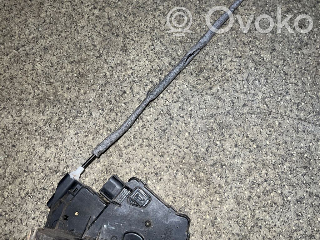 BMW 3 E46 Front door lock 