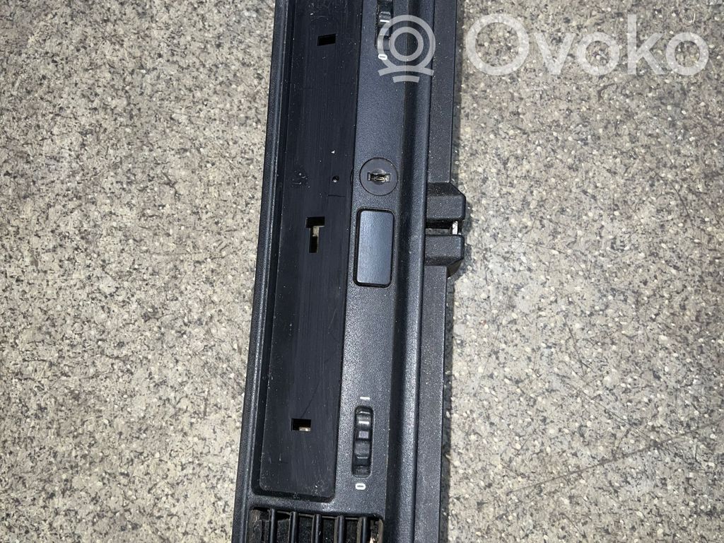 BMW 3 E36 Centrinės oro grotelės 