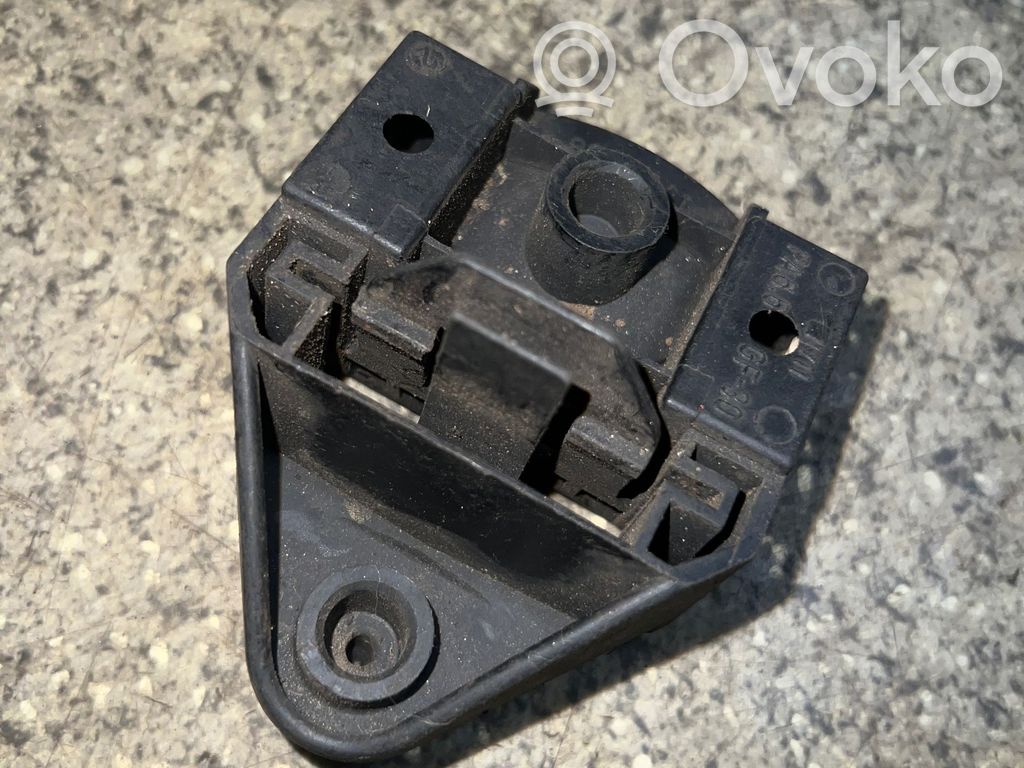 BMW 3 E36 Radiator mount bracket 