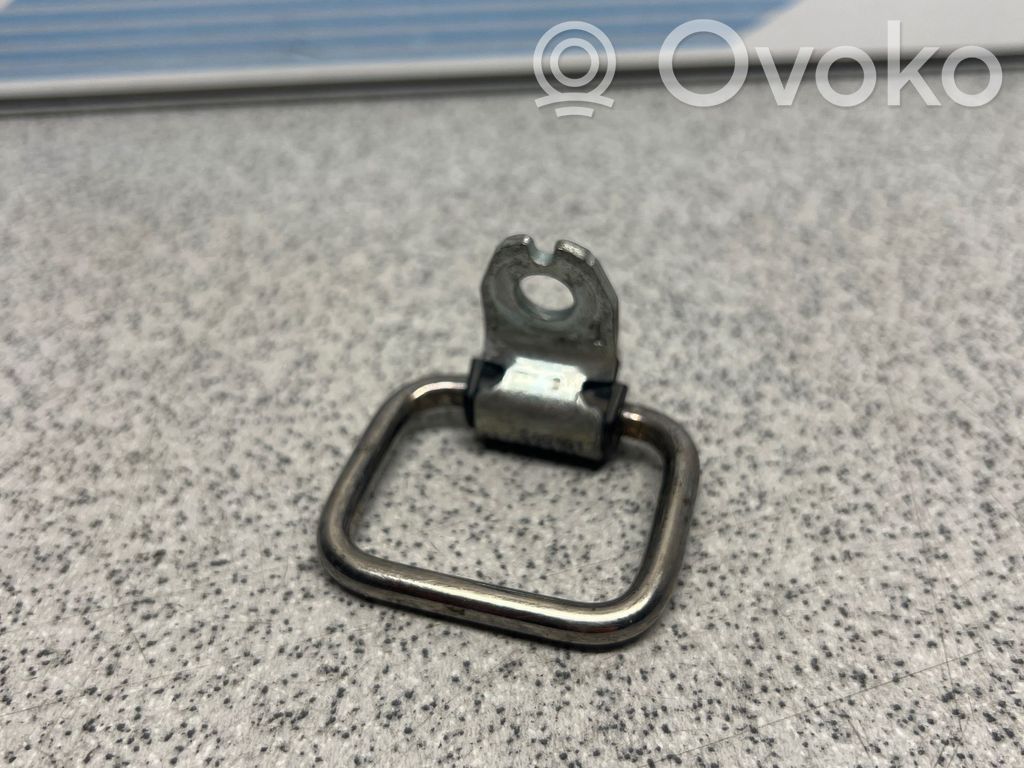 Tie down hook / loop   7068930