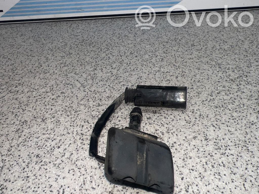 BMW 3 E46 Windshield washer spray nozzle 