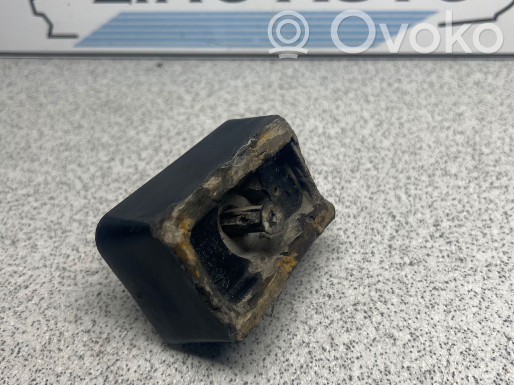 BMW 7 E65 E66 Jacking socket point 