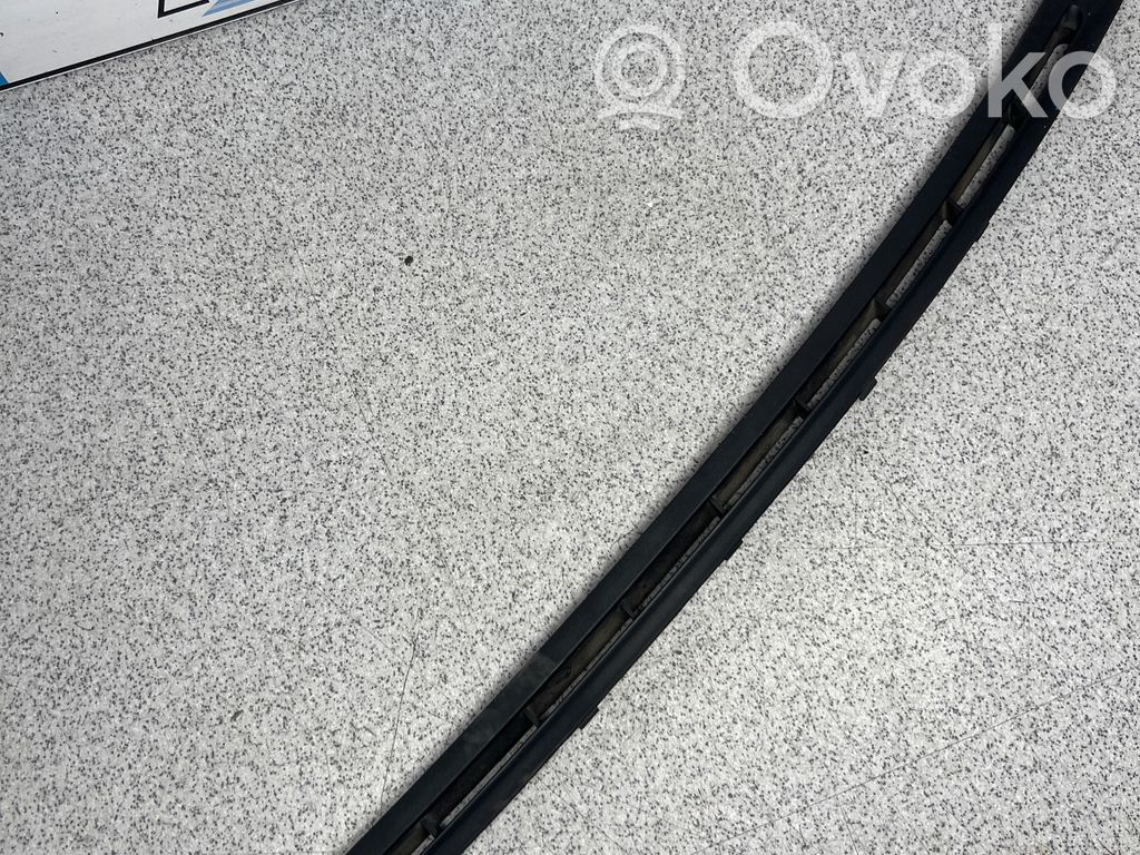 BMW 3 E36 Lango oro grotelės 