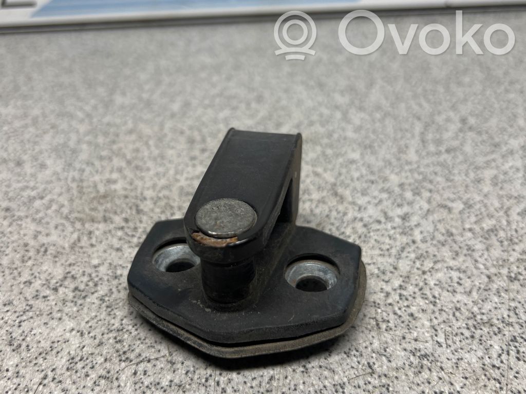 BMW 3 E36 Front door lock loop/hook striker 