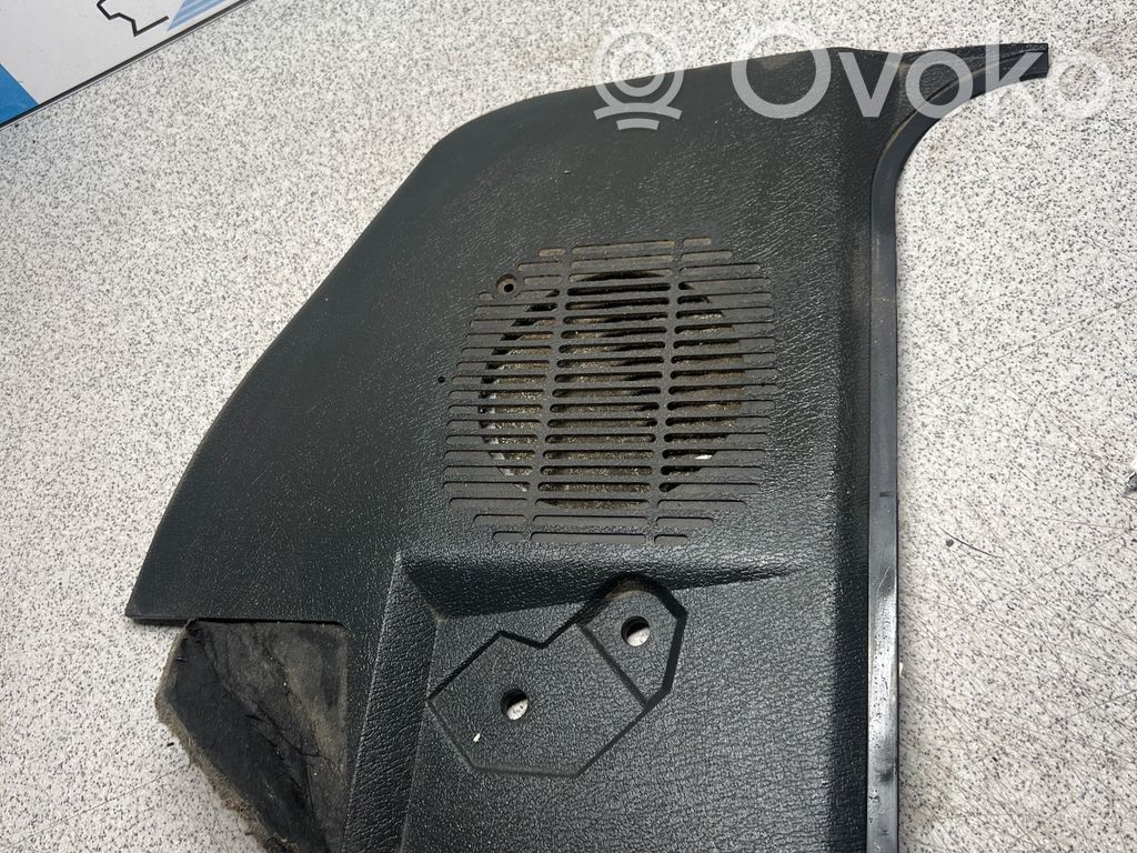 BMW 3 E30 Sivukaiuttimen suoja 