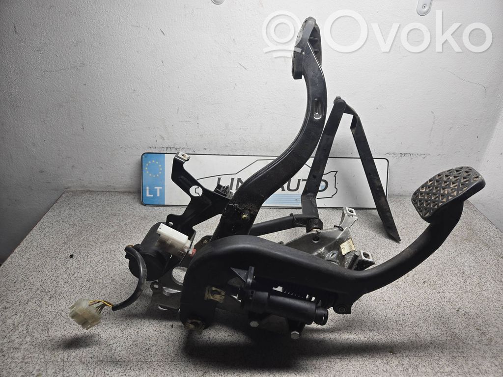 BMW 5 E39 Pedal assembly 