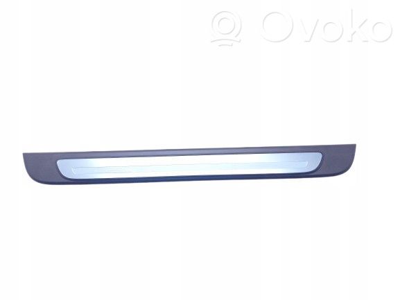 Audi A1 Listwa progowa przednia 