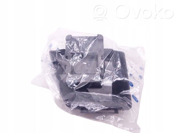 Ford Focus Rear bumper mounting bracket 