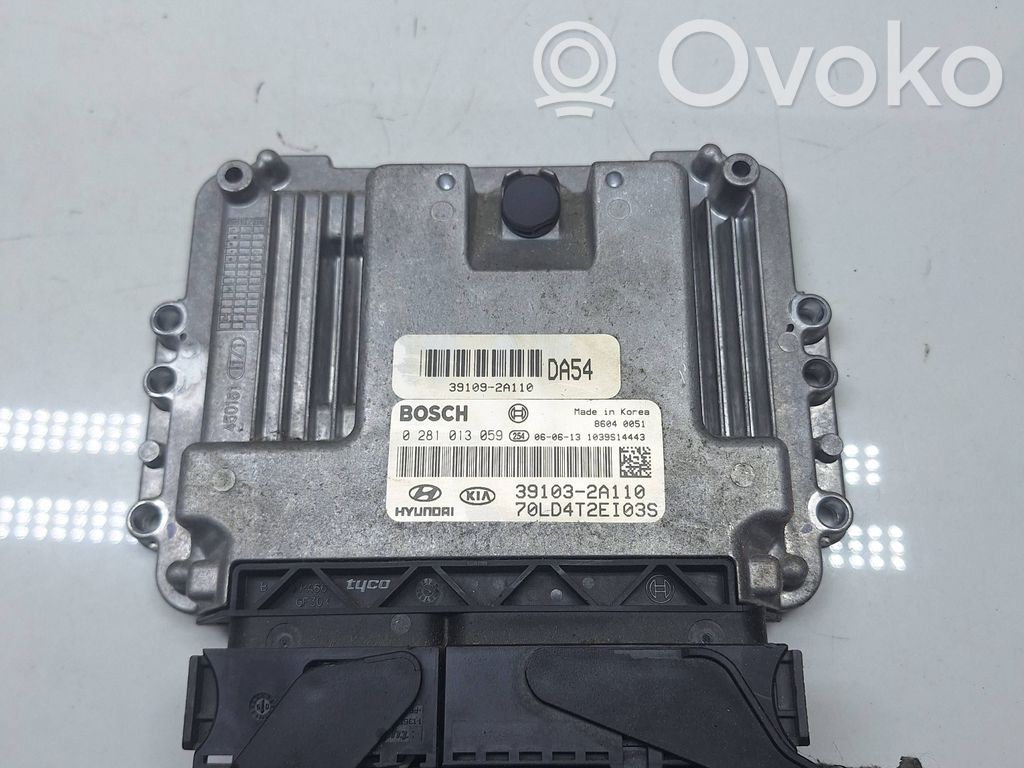 KIA Cerato Engine control unit/module 