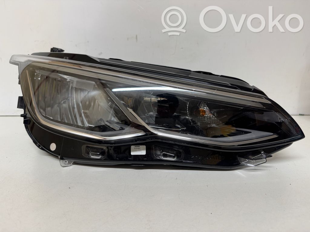Volkswagen Golf VIII Lampa przednia 