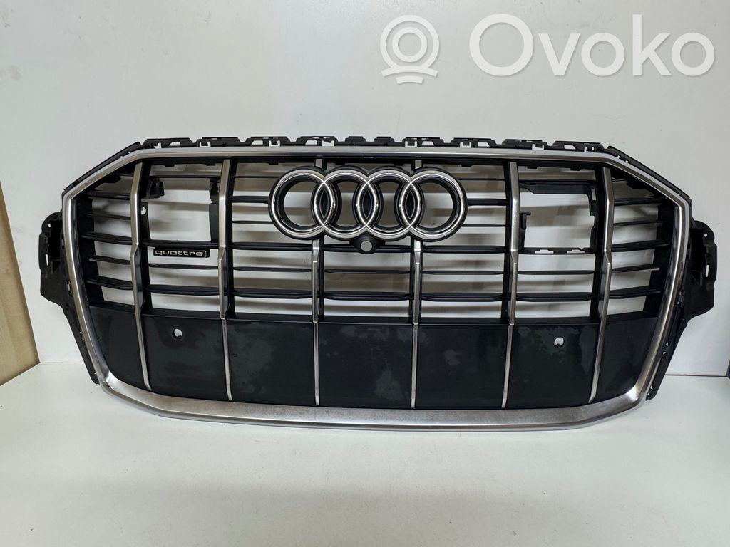 Audi Q7 4M Etupuskurin ylempi jäähdytinsäleikkö 