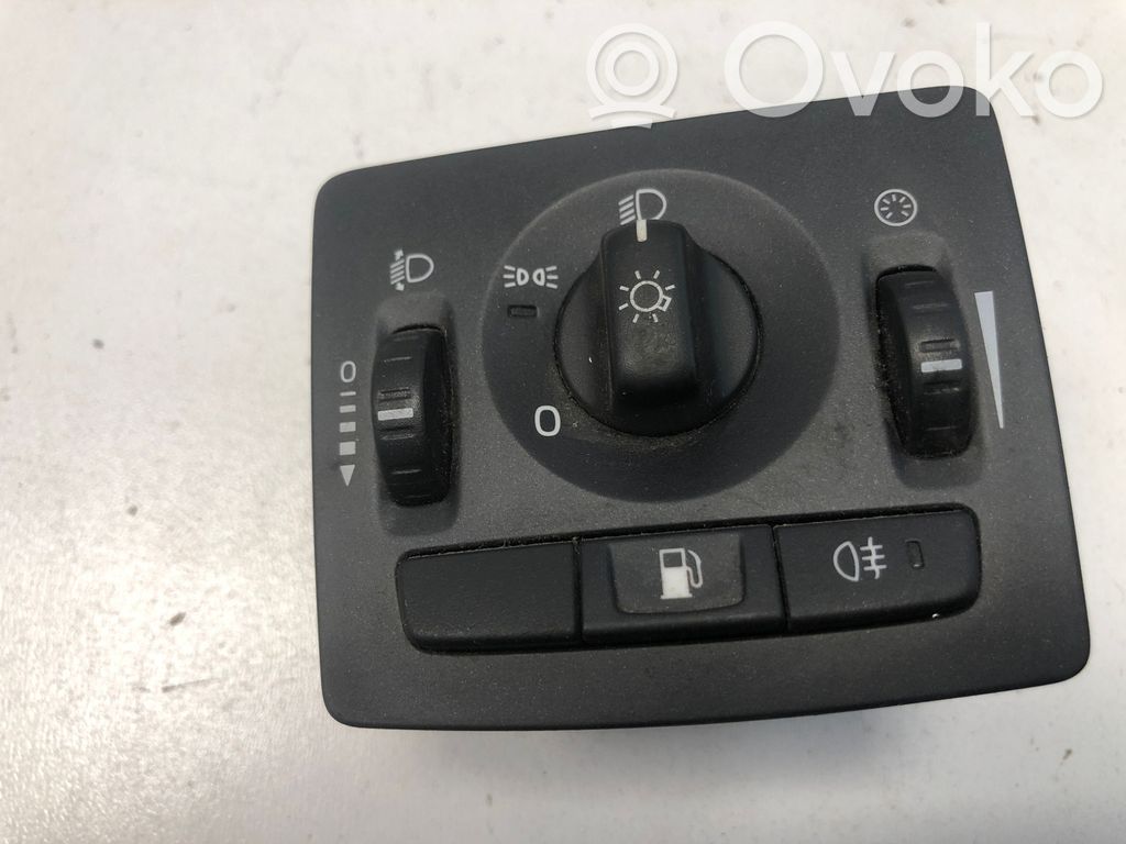 Light switch   30739298