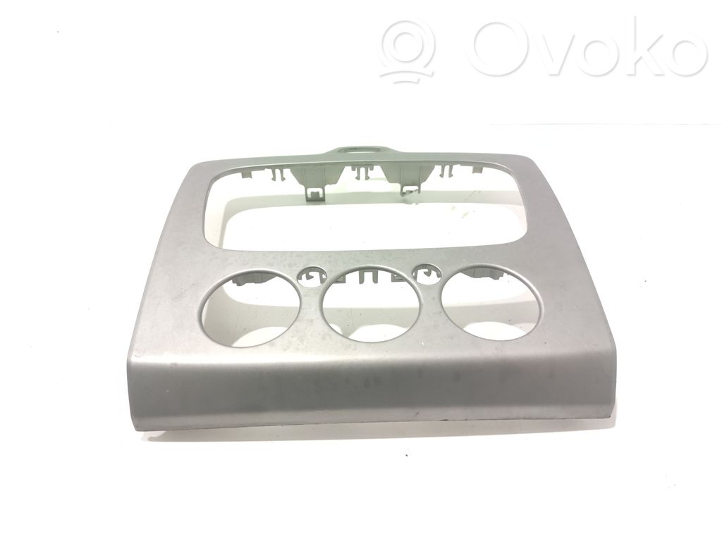 Ford Focus C-MAX Radio/GPS head unit trim 