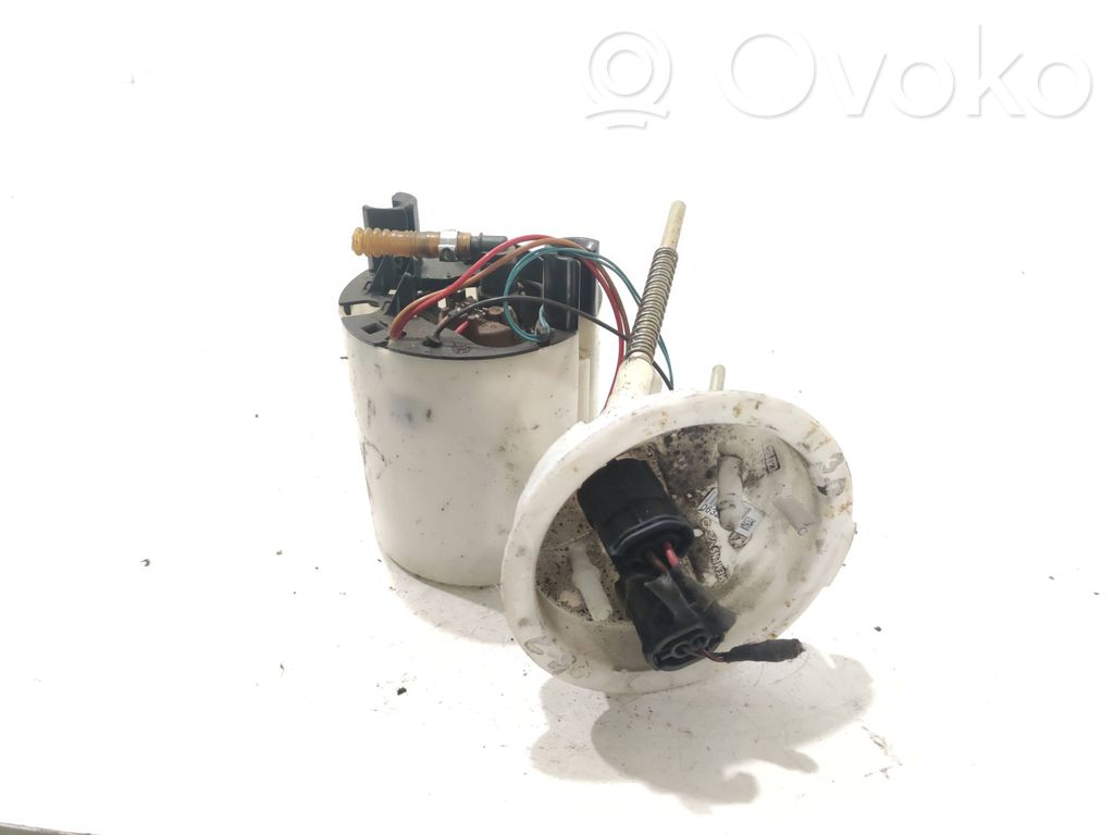 BMW 3 E90 E91 Polttoainesäiliön pumppu 