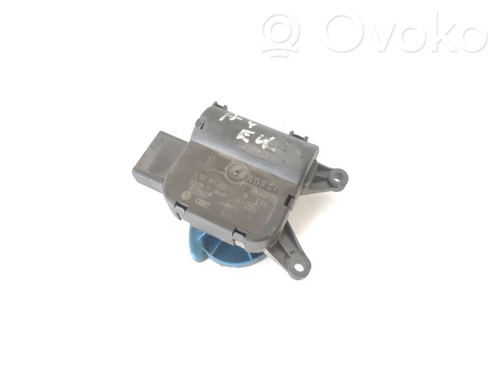 Audi A4 S4 B7 8E 8H Silniczek nagrzewnicy 