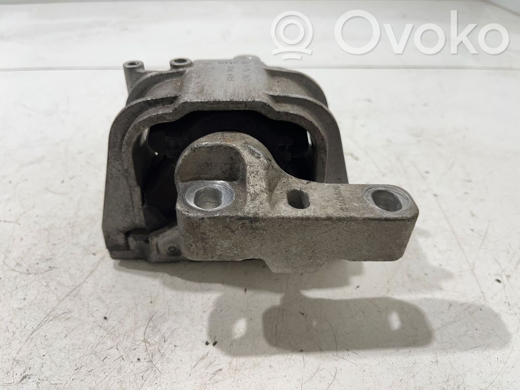 Skoda Superb B6 (3T) Engine mount bracket 