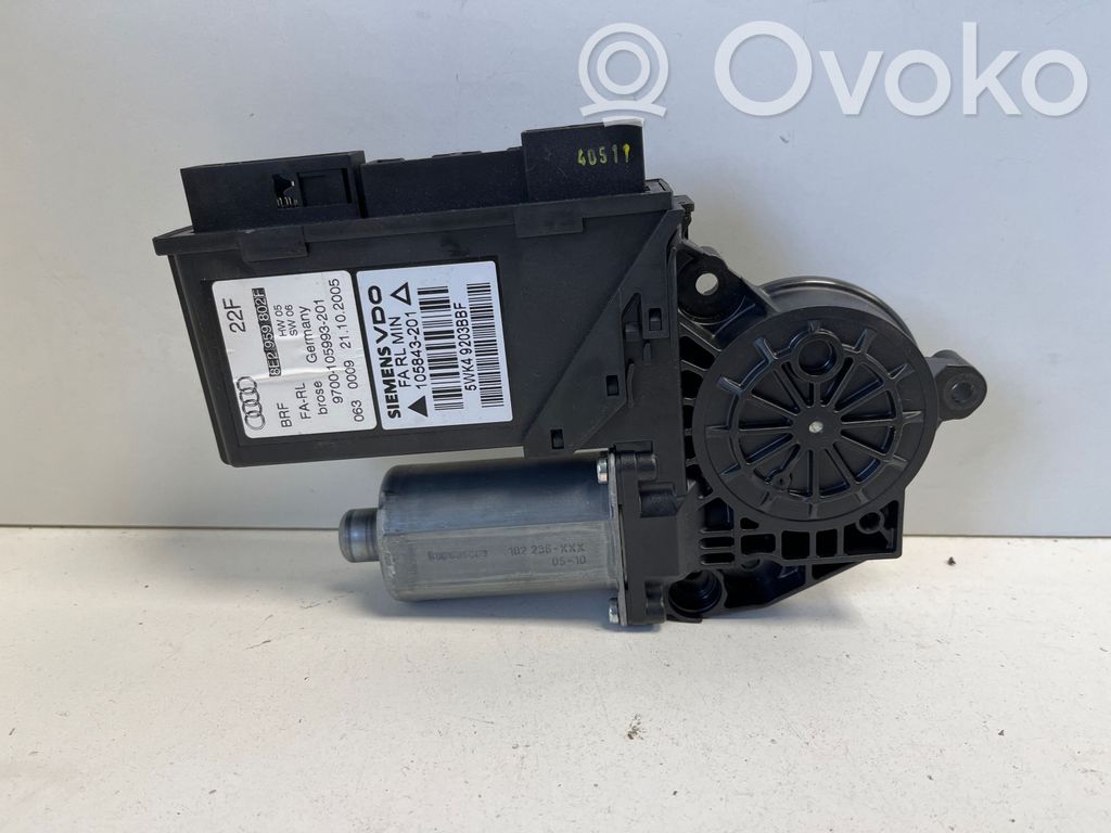 Audi A4 S4 B7 8E 8H Silniczek podnośnika szyby drzwi 
