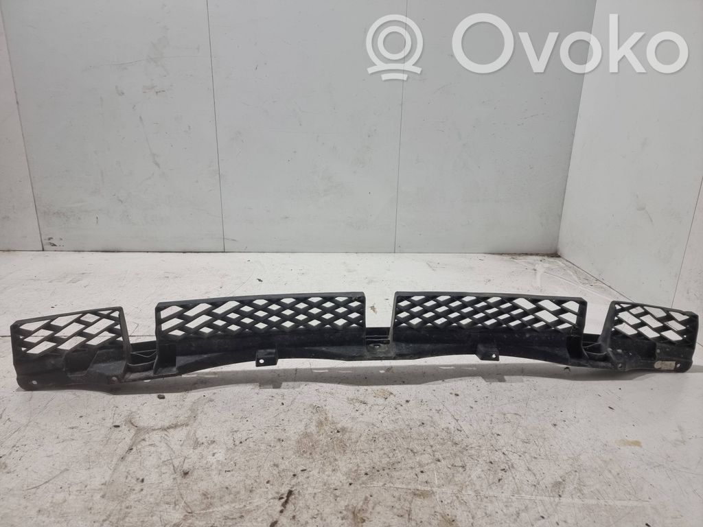 Volkswagen Touareg II Uchwyt / Mocowanie zderzaka tylnego 