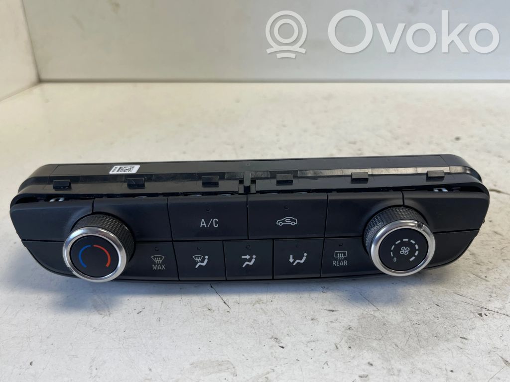 Opel Mokka B Climate control unit 