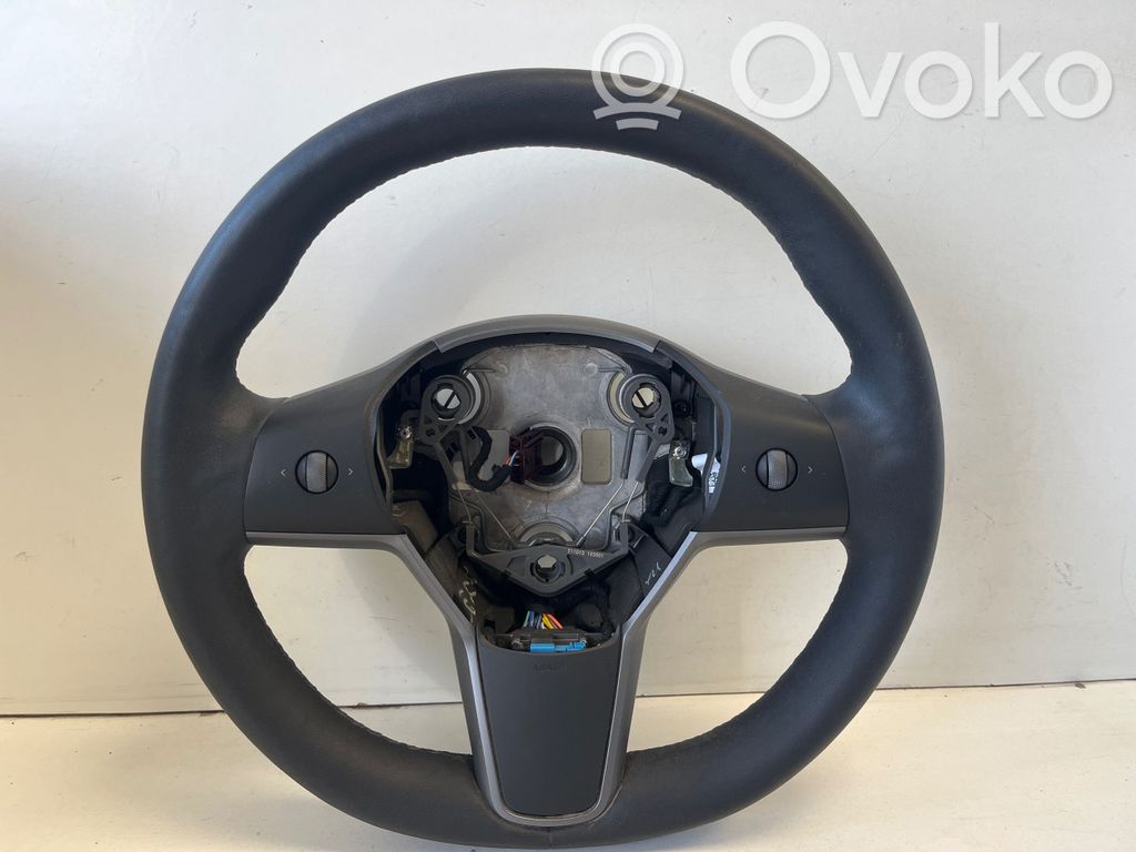 Tesla Model 3 Stūre 